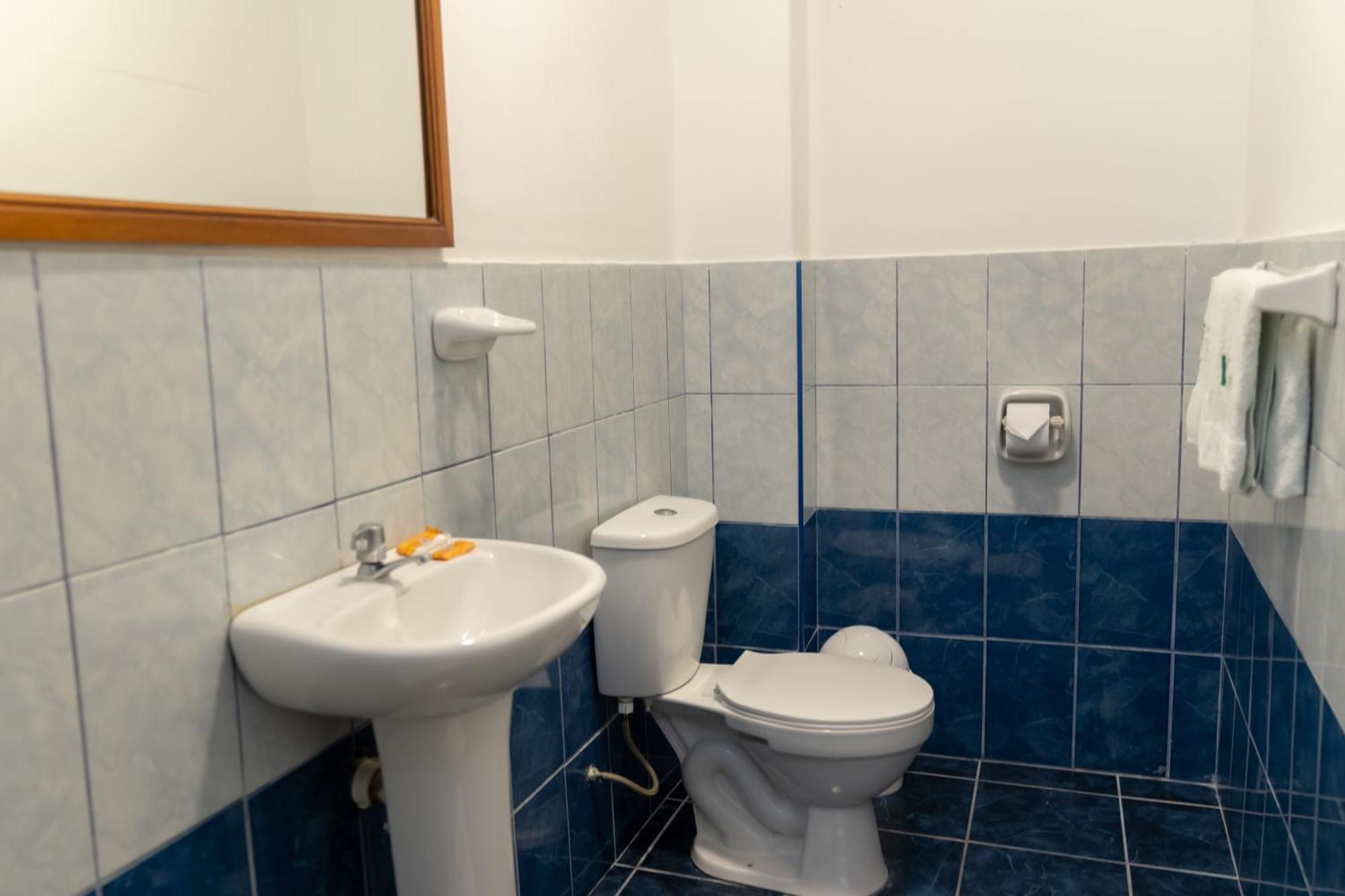 Hostal Los Frayles Paracas Ngoại thất bức ảnh